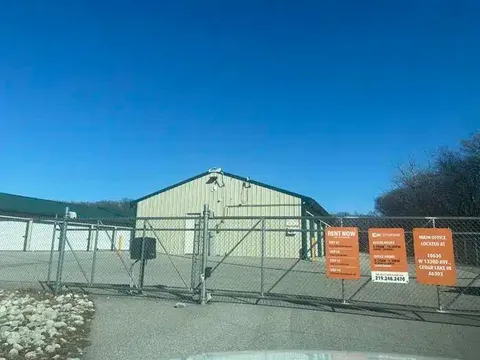 self storage units cedar lake
