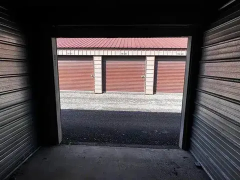 drive up storage units