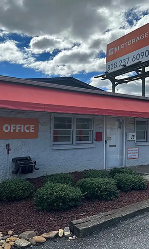 self storage units newton