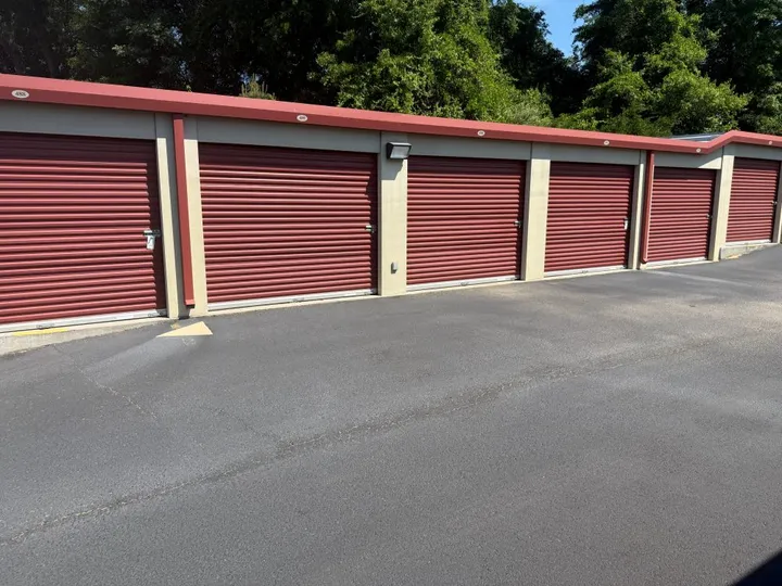 Drive-up storage units near North Augusta with convenient wide drive aisles