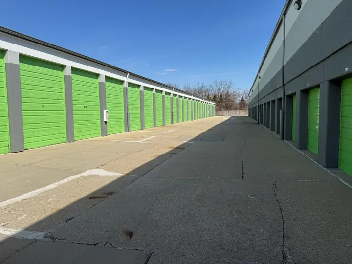 Wide drive aisle with drive-up storage units on either side