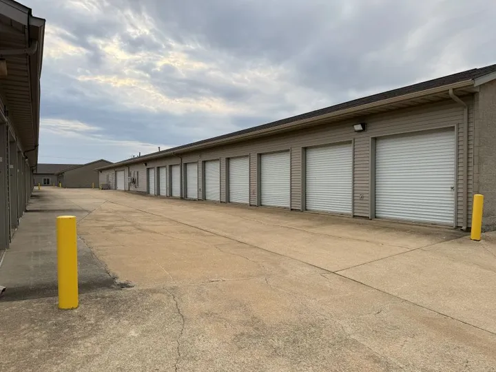 Wide drive aisle with drive-up storage units on either side
