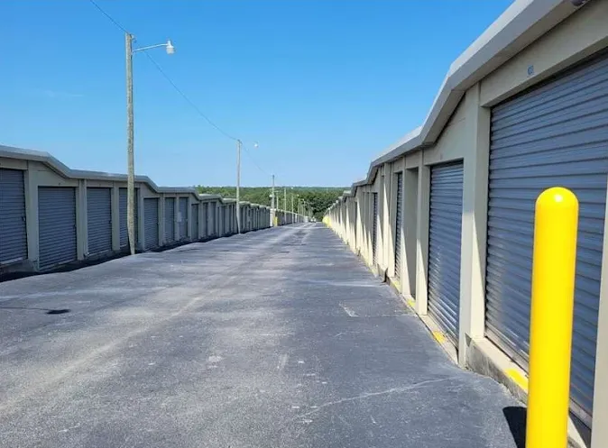 Drive-up storage units in Columbia, SC