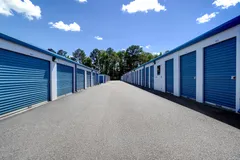 Drive up aisle at American Classic Storage