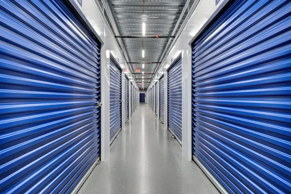 24BT - 2 - Hallway - High Res.jpg