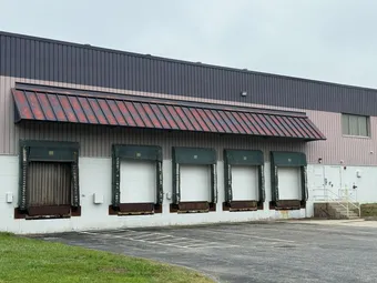 Covered loading bay