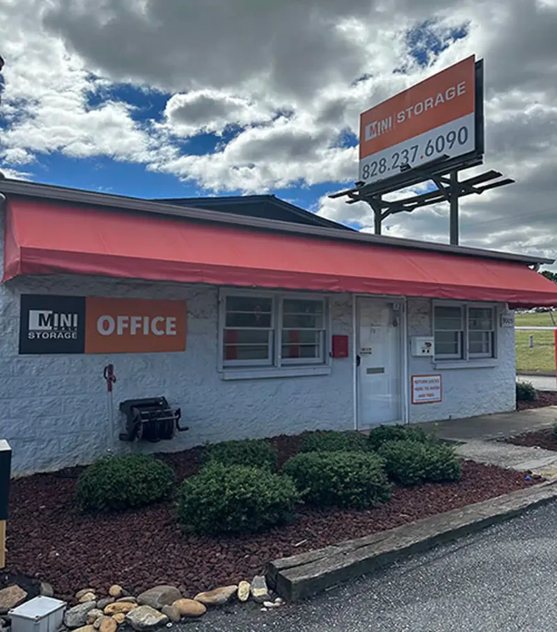 self storage units newton