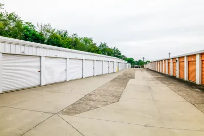 drive up storage units