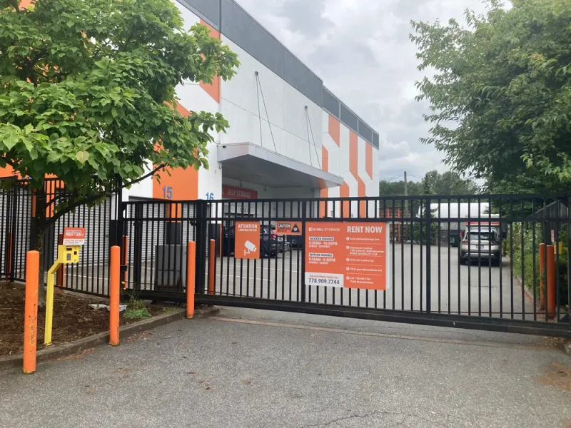 self storage units North Vancouver
