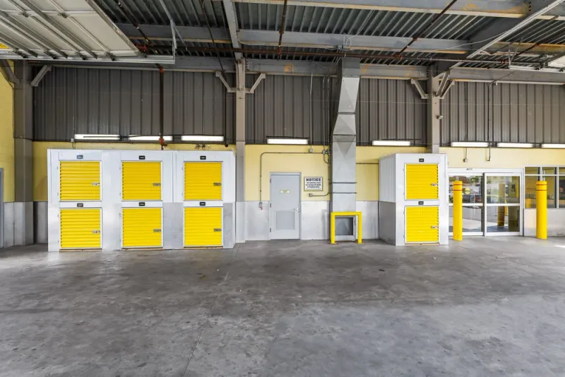 storage lockers for rent