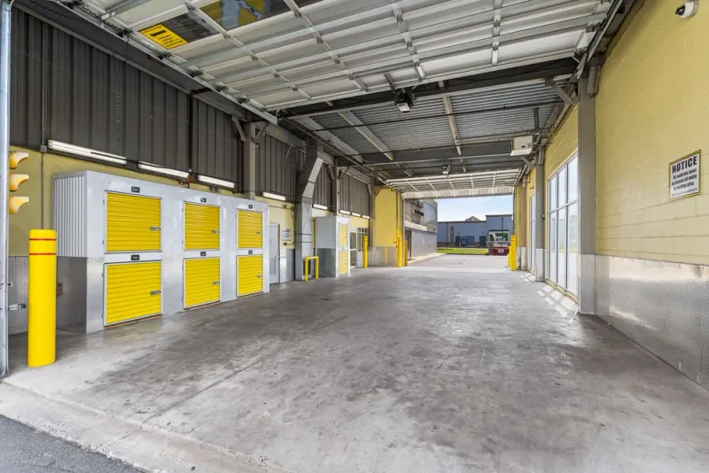 indoor unloading bay