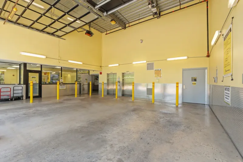 indoor unloading bay