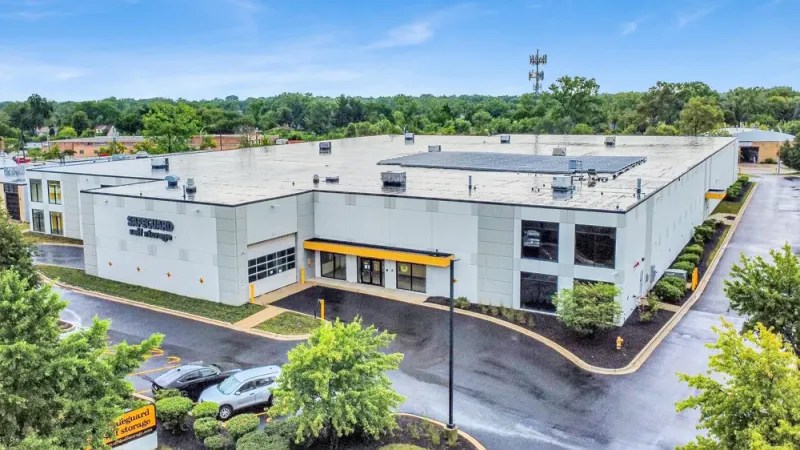 self storage units Lombard