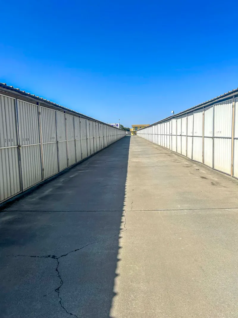 Hanford storage units for rent
