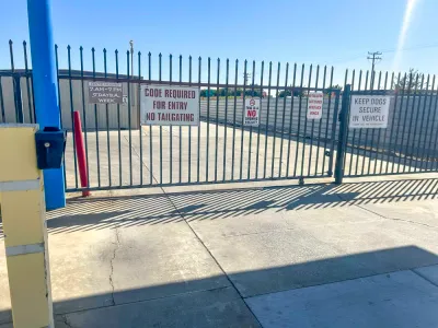 secure self storage in Hanford