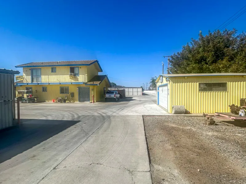 self storage units Hanford