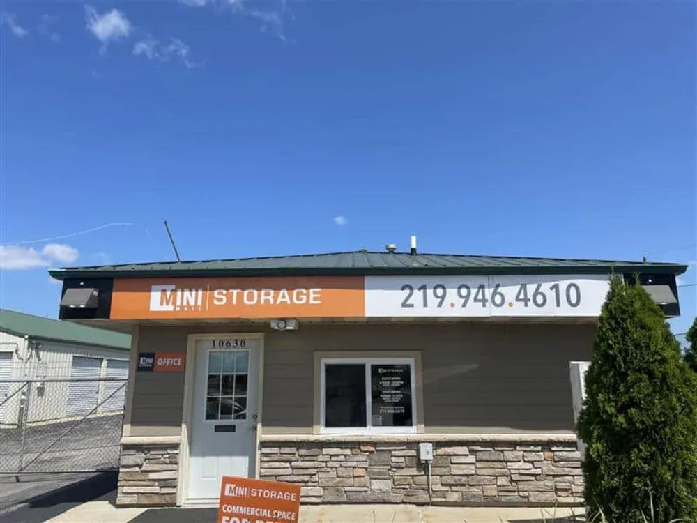 convenient self storage units