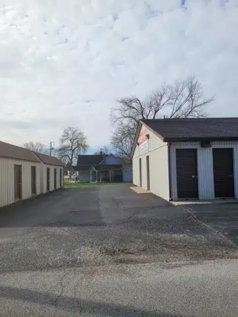 convenient self storage units