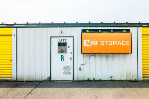 storage unit supplies