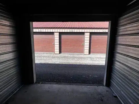 drive up storage units
