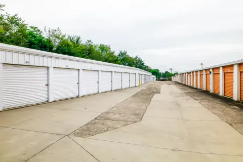 drive up storage units