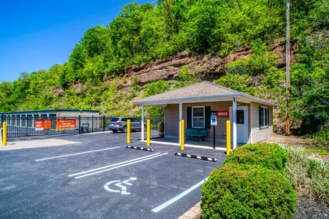 West Virginia - Nitro - 1st Avenue South