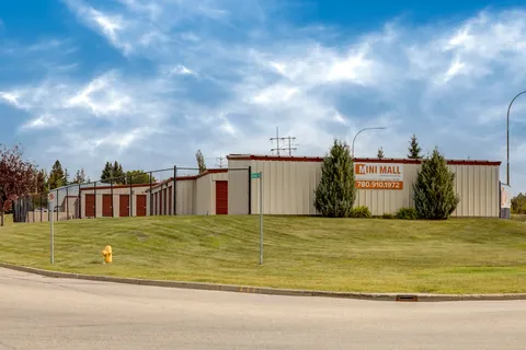 Alberta - St. Albert - Renault Crescent