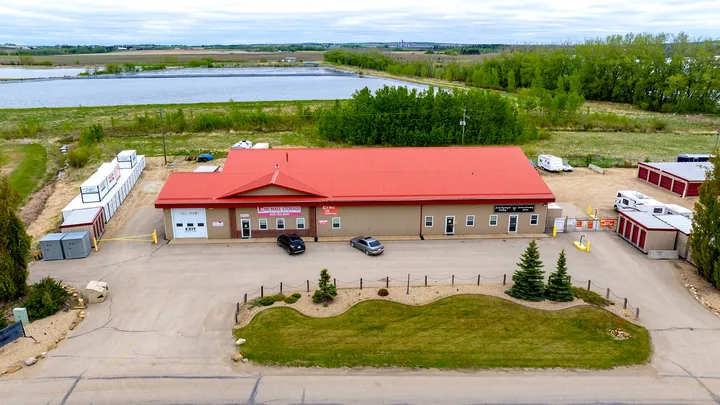Alberta - Lacombe - Wolf Creek Drive