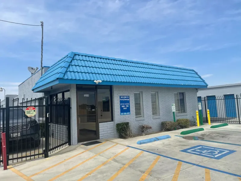 self storage units Lancaster
