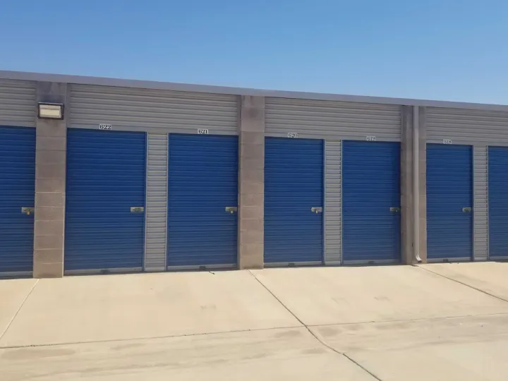 storage units Blythe