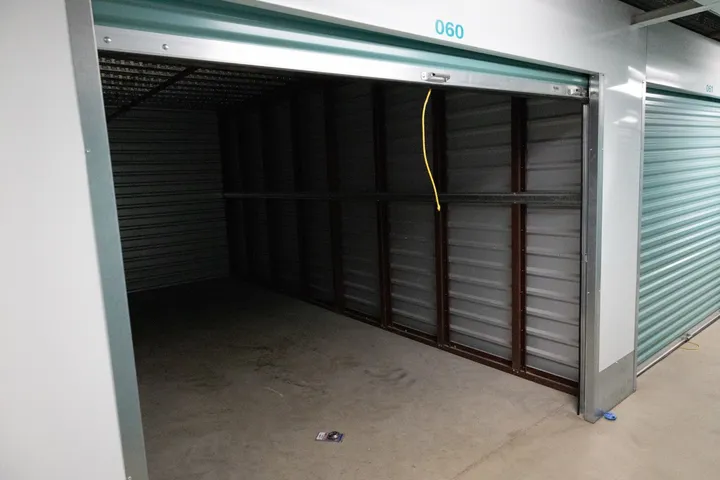Spacious storage unit for furniture, equipment, and business inventory