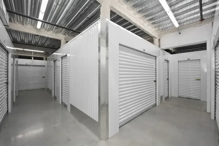 Indoor climate-controlled storage facility serving Rogers Park and Lincolnwood