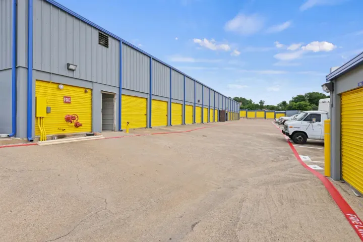 drive up storage units