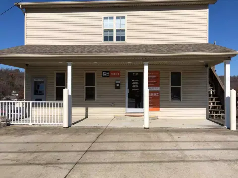 self storage units cross lanes