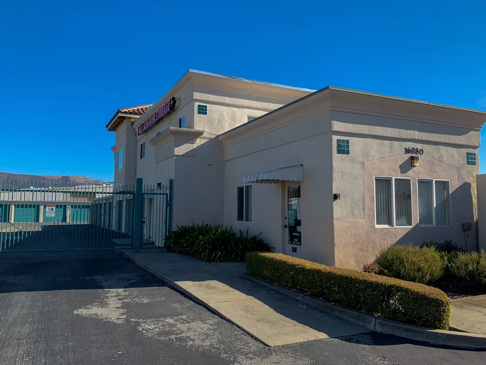 self-storage-units-Morgan-Hill.webp